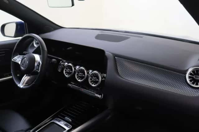 Mercedes-Benz GLA (2024) thumbnail 5