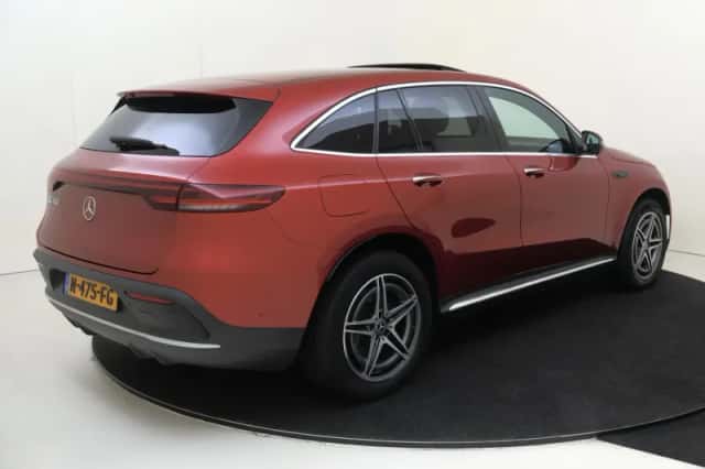 Mercedes-Benz EQC (2021) thumbnail 4