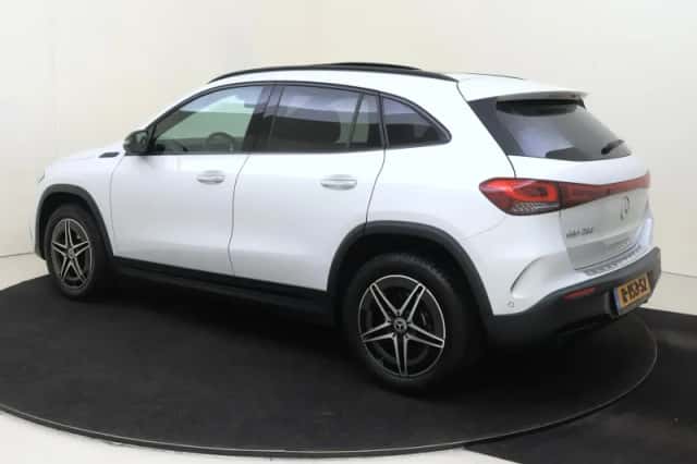 Mercedes-Benz EQA (2022) thumbnail 3