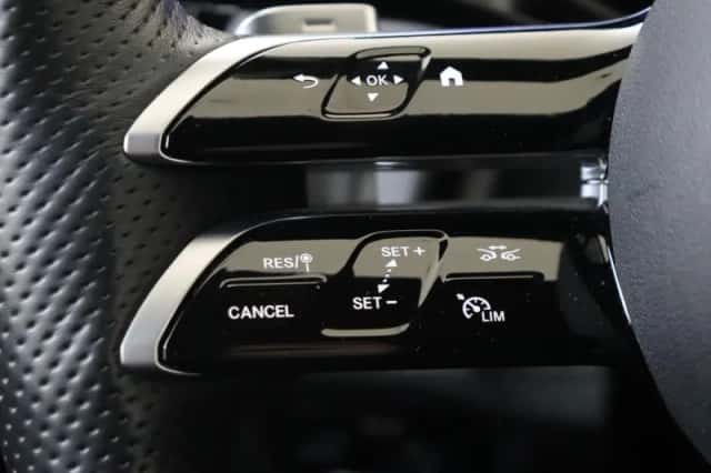 Mercedes-Benz EQE (2023) thumbnail 15