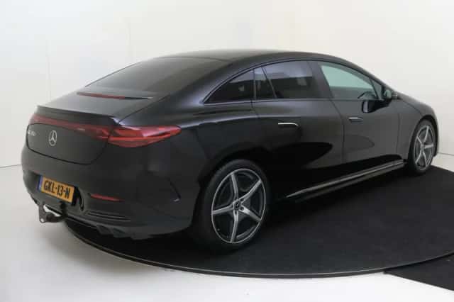 Mercedes-Benz EQE (2023) thumbnail 4