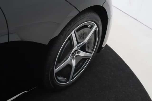 Mercedes-Benz EQE (2023) thumbnail 5
