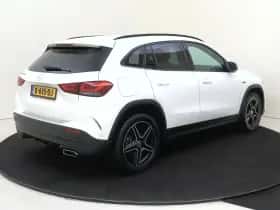 Mercedes-Benz GLA (2020) thumbnail 4