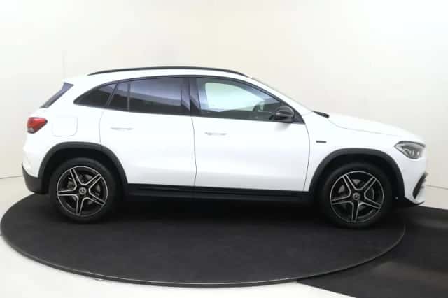 Mercedes-Benz GLA (2020) thumbnail 9