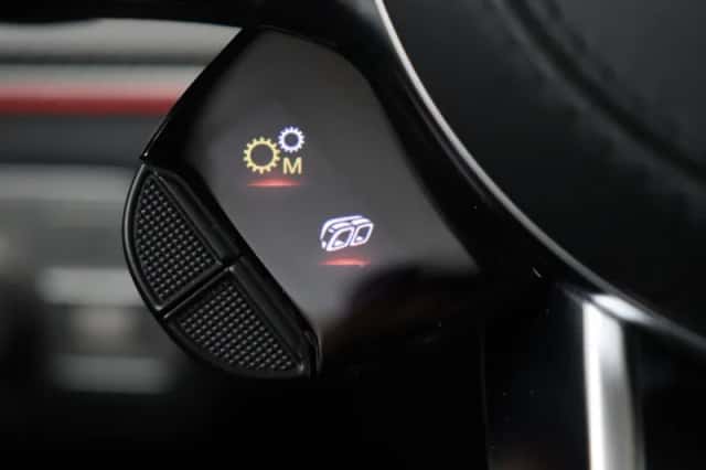 Mercedes-Benz GLE (2022) thumbnail 24