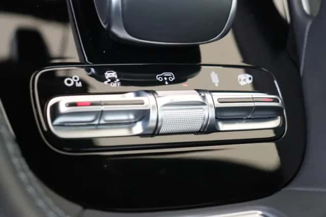 Mercedes-Benz GLE (2022) thumbnail 32