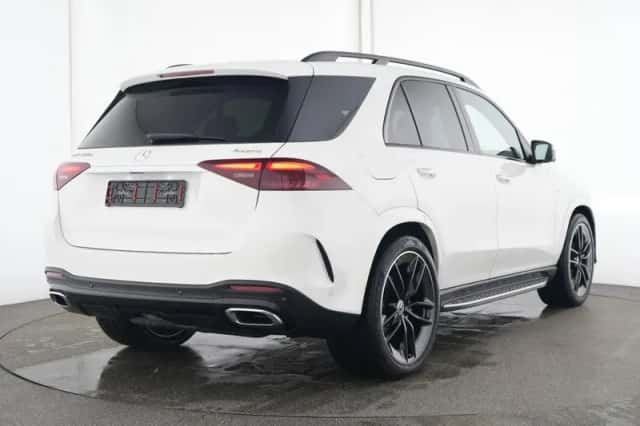 Mercedes-Benz GLE (2025) thumbnail 2