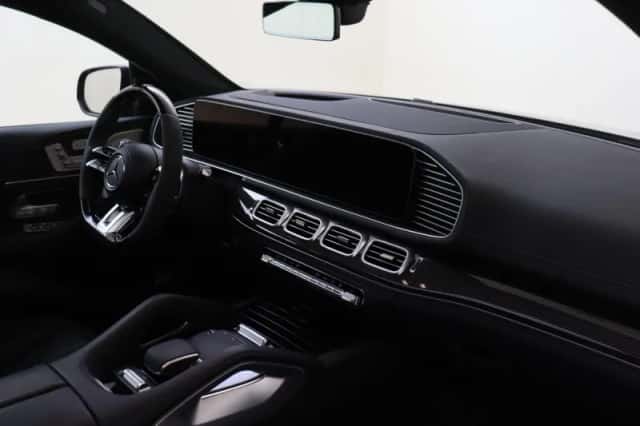 Mercedes-Benz GLE (2024) thumbnail 3