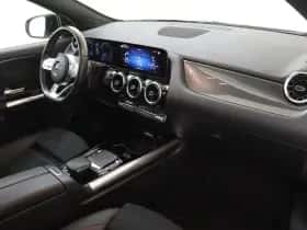 Mercedes-Benz GLA thumbnail 11