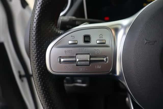 Mercedes-Benz GLA (2020) thumbnail 17