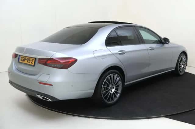 Mercedes-Benz E-Klasse (2023) thumbnail 2
