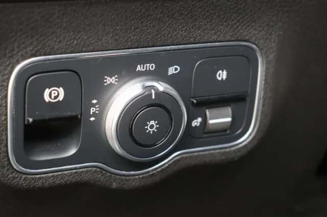 Mercedes-Benz GLB-Klasse (2020) thumbnail 36