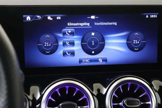 Mercedes-Benz GLA (2024) thumbnail 18