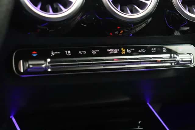 Mercedes-Benz GLA (2024) thumbnail 20
