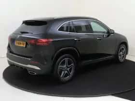 Mercedes-Benz GLA thumbnail 4