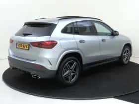 Mercedes-Benz GLA thumbnail 2