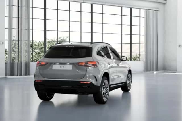 Mercedes-Benz GLA (2026) thumbnail 3