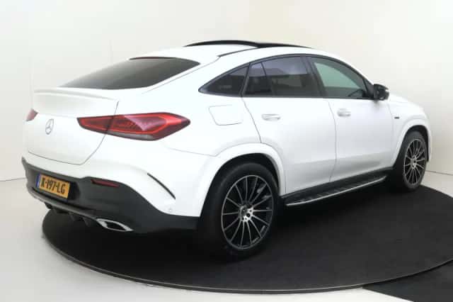 Mercedes-Benz GLE (2021) thumbnail 2