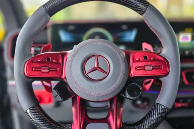 Mercedes-Benz GLE (2024) thumbnail 3