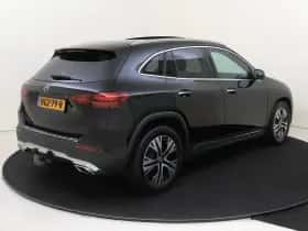 Mercedes-Benz GLA thumbnail 2