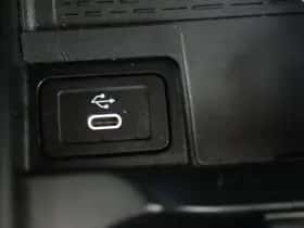 Mercedes-Benz GLA thumbnail 24