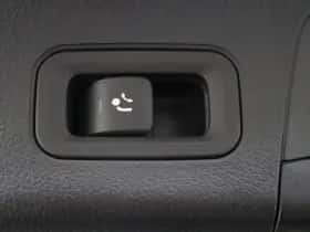 Mercedes-Benz GLA thumbnail 36