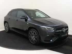 Mercedes-Benz GLA thumbnail 2