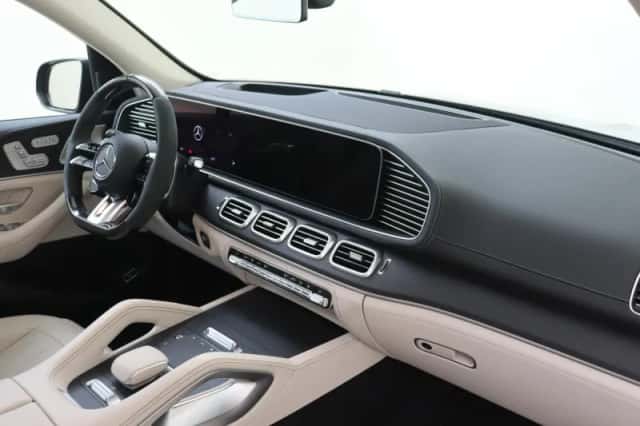 Mercedes-Benz GLE (2024) thumbnail 4