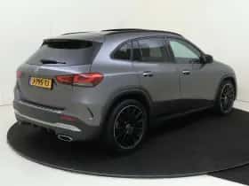 Mercedes-Benz GLA thumbnail 2