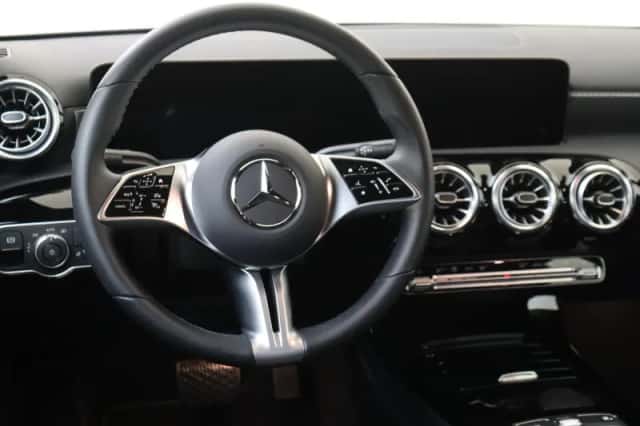 Mercedes-Benz A-Klasse (2024) thumbnail 3