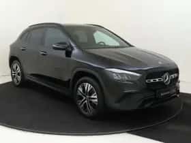Mercedes-Benz GLA thumbnail 4