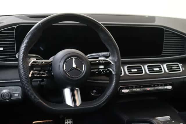 Mercedes-Benz GLE (2023) thumbnail 13
