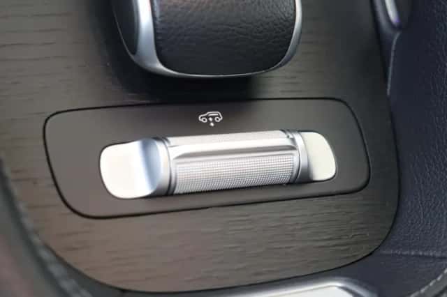 Mercedes-Benz GLE (2023) thumbnail 24
