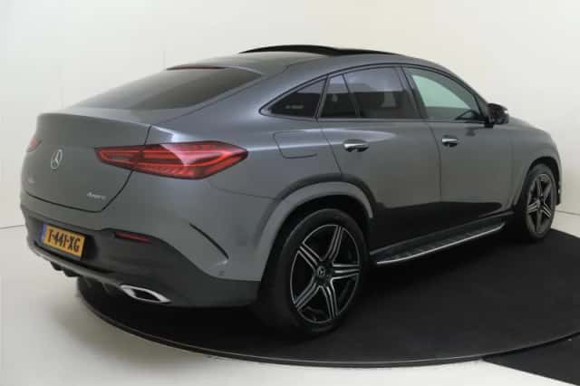Mercedes-Benz GLE (2023) thumbnail 2