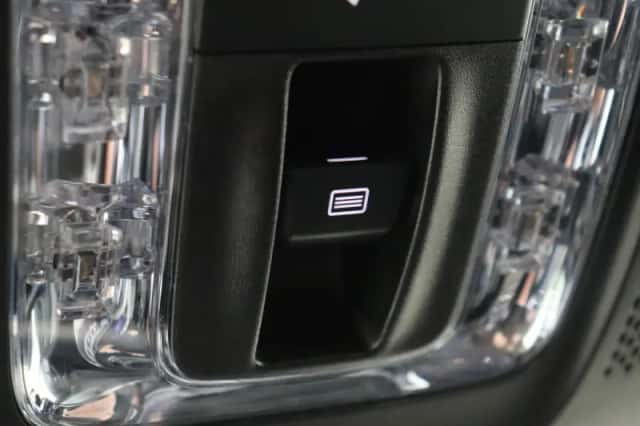Mercedes-Benz GLE (2023) thumbnail 25