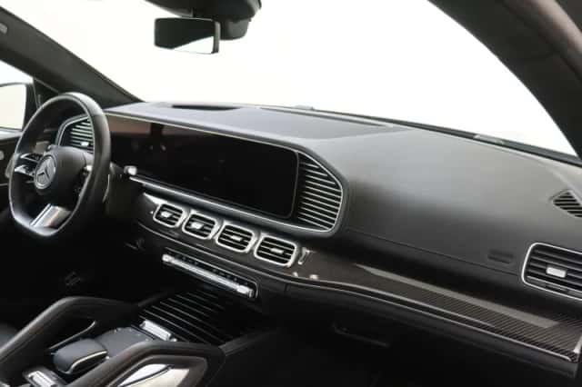 Mercedes-Benz GLE (2023) thumbnail 4