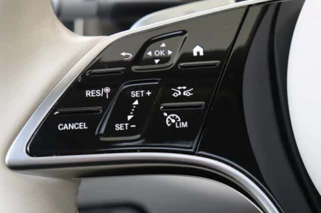Mercedes-Benz S-Klasse (2024) thumbnail 16