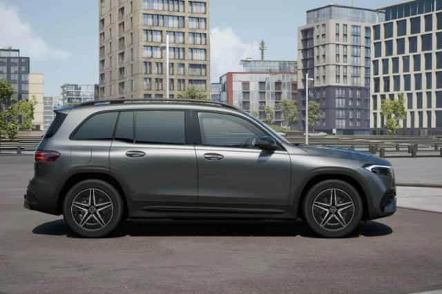 Mercedes-Benz EQB (2024) thumbnail 3