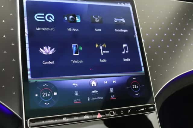Mercedes-Benz EQE (2025) thumbnail 18
