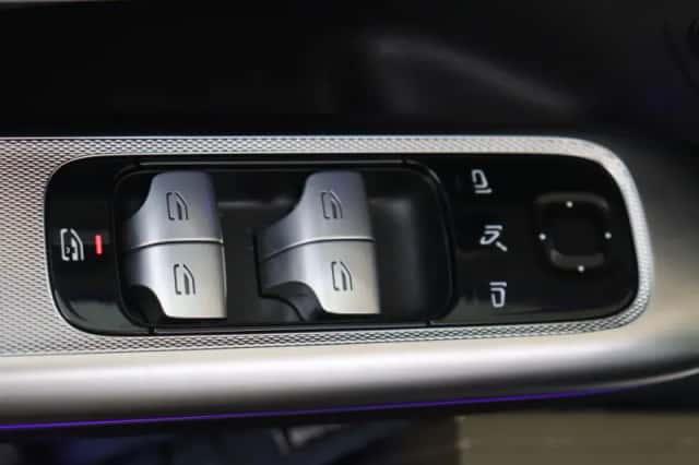 Mercedes-Benz EQE (2025) thumbnail 27