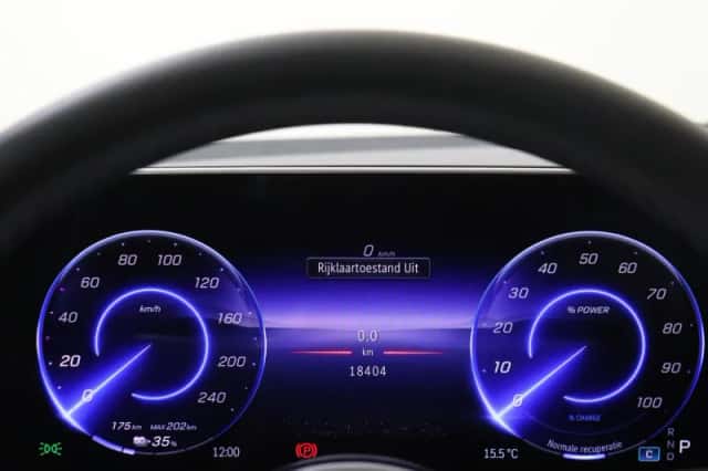 Mercedes-Benz EQE (2025) thumbnail 12