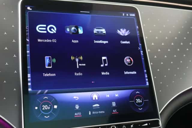 Mercedes-Benz EQE (2025) thumbnail 16