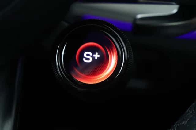 Mercedes-Benz GLE (2025) thumbnail 23