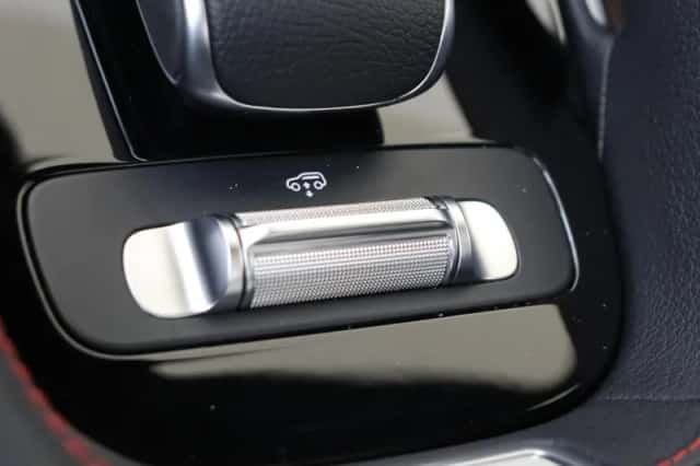Mercedes-Benz GLE (2025) thumbnail 32