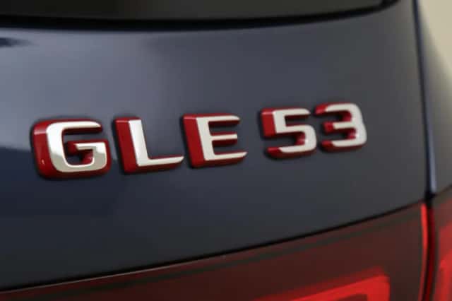 Mercedes-Benz GLE (2025) thumbnail 47