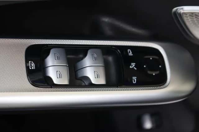 Mercedes-Benz EQE (2024) thumbnail 29