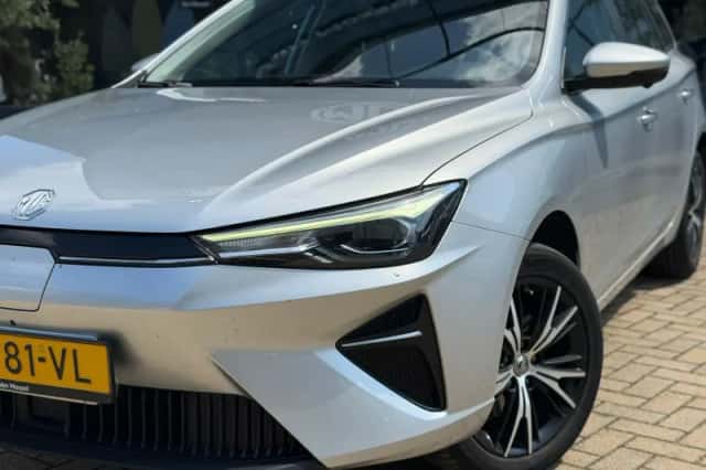 MG MG5 (2022) thumbnail 3