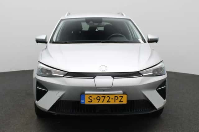 MG MG5 (2023) thumbnail 3