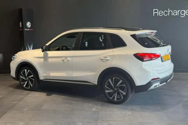 MG ZS (2025) thumbnail 5