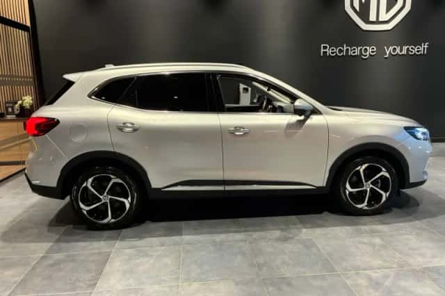 MG MG HS (2023) thumbnail 2